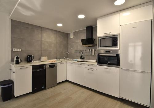 Apartamento Acapulco, a 3 metros de playa photo 9