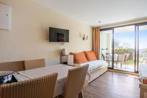Photo de la galerie de l'établissement Résidence Les Parcs de Grimaud - maeva Home - Appartement 2 pièces 4 personnes Prestige MAE-2246, à Grimaud