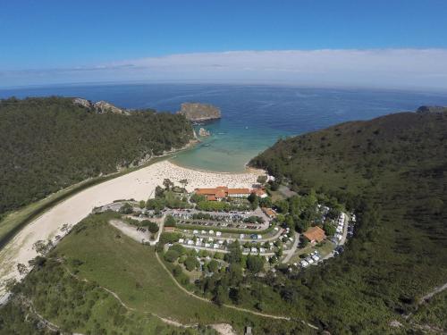 an aerial view of a resort on a beach at Hotel Mirador de La Franca in La Franca