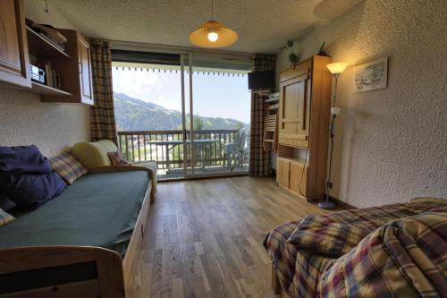 Photo de la galerie de l'établissement Résidence Les Alpages - Studio skis aux pieds dans une résidence avec piscine extérieure et tennis MAE-2824, à Notre-Dame-de-Bellecombe