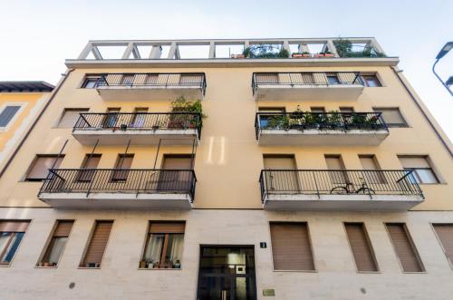 VivimiHome-Navigli Balcony & Parking