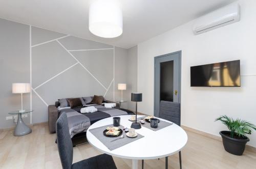 VivimiHome-Navigli Balcony & Parking