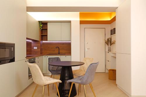 A kitchen or kitchenette at Interio Apartament PREMIUM in Cortina North