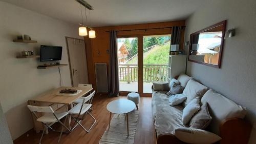 Photo de la galerie de l'établissement Chalets De Florence - 2 pièces 4 personnes, bien placé dans la station MAE-4354, à Modane