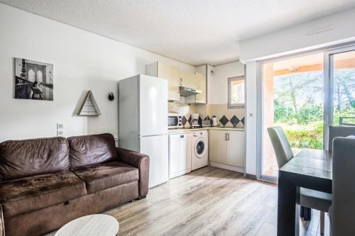 Galeriebild der Unterkunft Résidence Saint-Raphaël Valescure - maeva Home - Appartement 2 pièces 6 personnes avec terrasse - Sélection - super Home MAE-1620 in Valescure