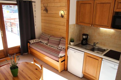 Photo de la galerie de l'établissement Résidence L'horizon Blanc - 2 PIECES 4 PERSONNES GRANDE TERRASSE MAE-7794, à Saint-Étienne-en-Dévoluy