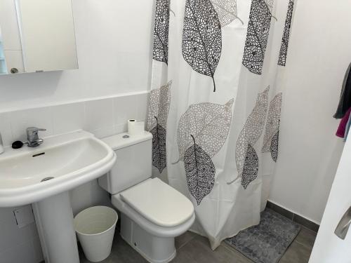 A bathroom at Apartamento A San Jose de los Llanos