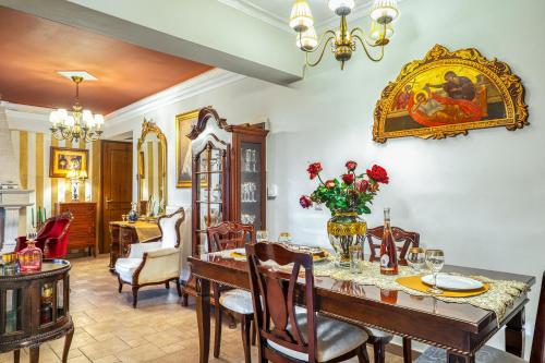 Gallery image of Venetian Hill House by "elite" in Áyios Dhimítrios