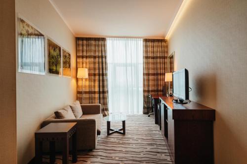 TV a/nebo společenská místnost v ubytování DoubleTree by Hilton Bratislava
