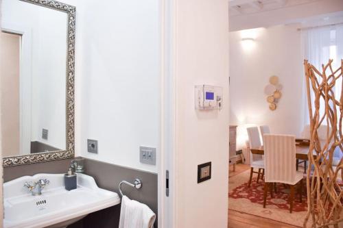 Ένα μπάνιο στο Spanish Steps-Trevi -Luma Suite