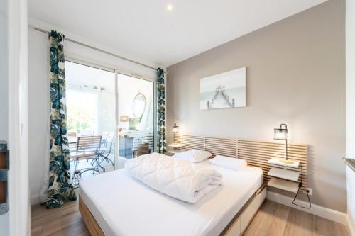Postel nebo postele na pokoji v ubytování Les Bastides aux Restanques du Golfe de St Tropez - Maeva Home - Bastide lumi 45