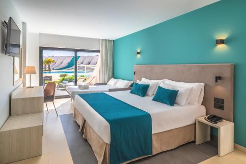 Occidental Mar Menorにあるベッド