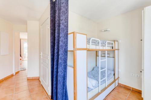 Postel nebo postele na pokoji v ubytování Résidence Les Rivages du Lac - maeva Home - Studio 4 Personnes - Sélection MAE-0374