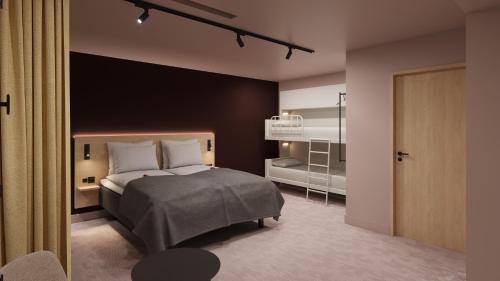 um quarto com uma cama grande e um closet em Citybox Stockholm em Estocolmo