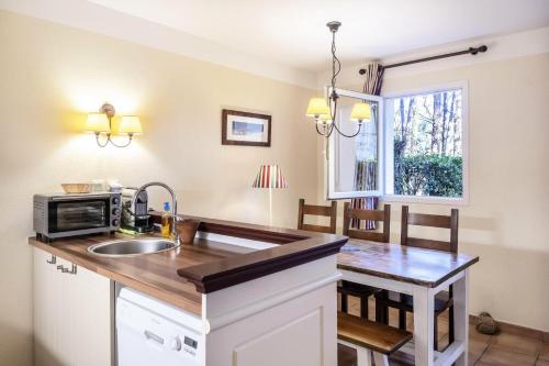 Photo de la galerie de l'établissement Les Maisons du Domaine du Golf de Pinsolle - maeva Home - Maison 3 pièces 6 personnes - Sélection MAE-6374, à Soustons