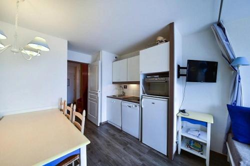 Photo de la galerie de l'établissement Port du Crouesty Cap'Océan - maeva Home - Appartement 3 pièces 7 personnes - Confort - vue sur le Port MAE-4294, à Arzon