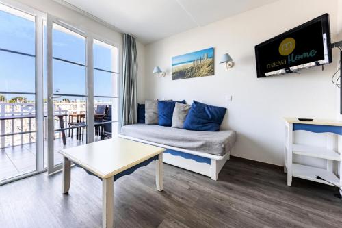 Photo de la galerie de l'établissement Port du Crouesty Cap'Océan - maeva Home - Appartement 3 pièces 7 personnes - Confort - vue sur le Port MAE-4294, à Arzon