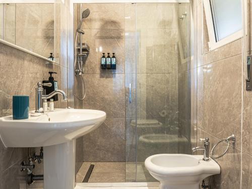 Bilik mandi di Royal Rooms Portici