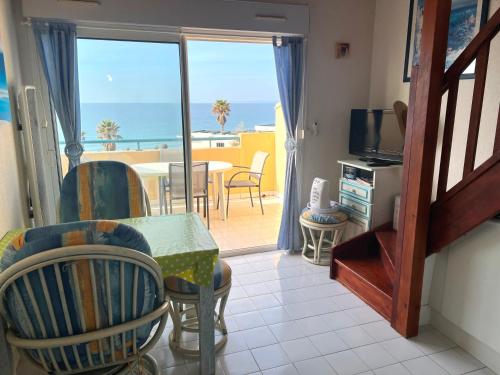 Photo de la galerie de l'établissement SAVANNA BEACH II Joli 3 Pièces mezzanine piscine vue mer Rochelongue Cap d'Agde, au Cap d'Agde