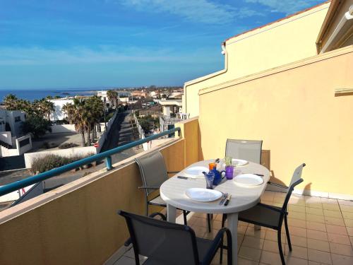 Photo de la galerie de l'établissement SAVANNA BEACH II Joli 3 Pièces mezzanine piscine vue mer Rochelongue Cap d'Agde, au Cap d'Agde