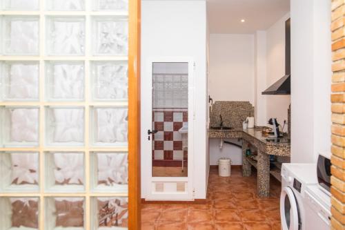 Kuchyň nebo kuchyňský kout v ubytování Alojamiento Yecla Centro by piso cerca Plaza Mayor