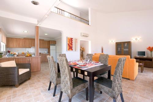 Villa Tia Elanor by Villa Plus