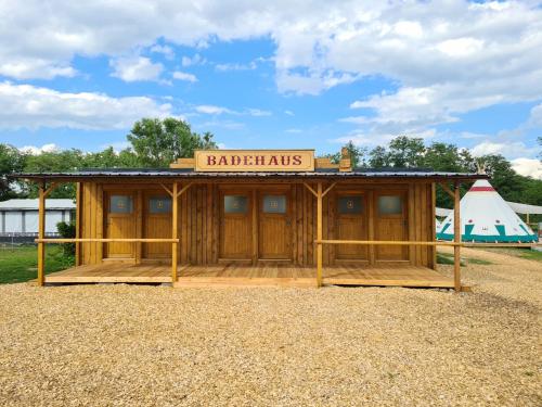 Ảnh trong thư viện ảnh của Tipi Yakima ở Belau