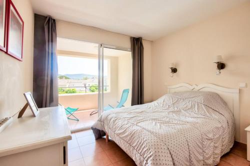 Postel nebo postele na pokoji v ubytování Village Pont Royal en Provence - maeva Home - Appartement climatisé 3 pièces 4 personnes - Prestige - super Home MAE-7124