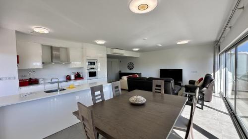 Harmony - Modern Apt - 8 Pax - Albufeira