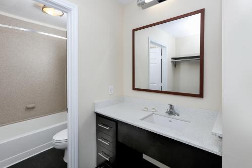 Candlewood Suites Dallas Market Center-Love Field, an IHG Hotel Image