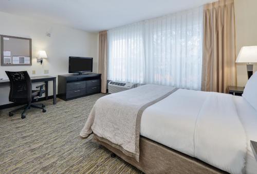 Candlewood Suites Dallas Market Center-Love Field, an IHG Hotel Image