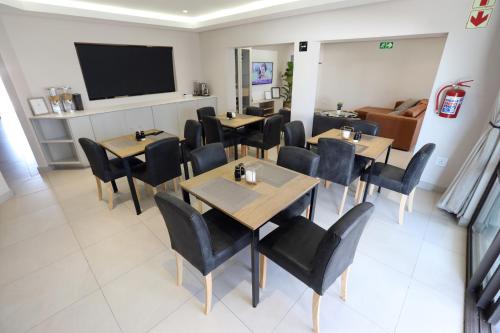 Ruang duduk di Going Places Bed & Breakfast