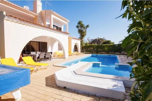 Villa Palmeiras - Serene Private Villa
