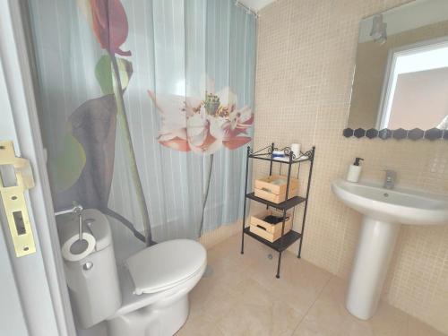 Un baño de Apartamento céntrico en Candelaria con piscina II