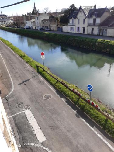 Photo de la galerie de l'établissement Niort au bord de l'eau 3, à Niort