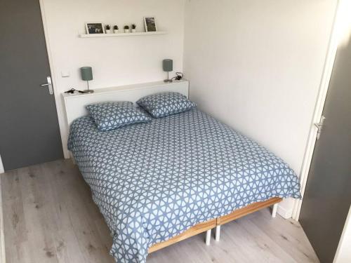 เตียงในห้องที่ Appartement d'une chambre a Le Havre a 850 m de la plage