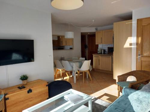 Zdjęcie z galerii obiektu Résidence L'iseran - Charmant appartement de 3 pièces dans une résidence proche des pistes dans le quartier du Chantel. MAE-5324 w mieście Arc 1800
