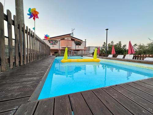 Poolen vid eller i närheten av Villa Sunflowers, piscina, privacy e aria c., mare a 5 min.