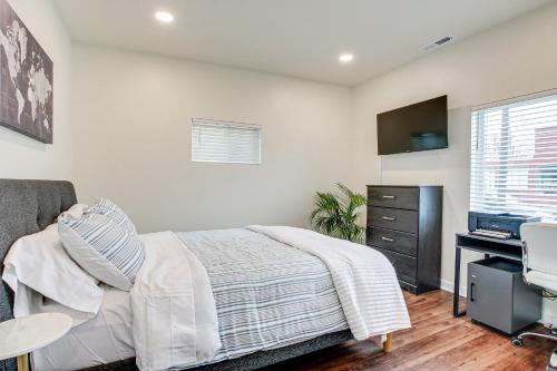 Η κουζίνα ή μικρή κουζίνα στο Dog-Friendly Sheboygan Home - 1 Mi to Town!