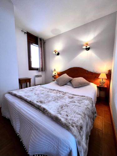 Photo de la galerie de l'établissement Les Chalets Des Evettes - Résidence avec piscine au pied des pistes MAE-9524, à Flumet