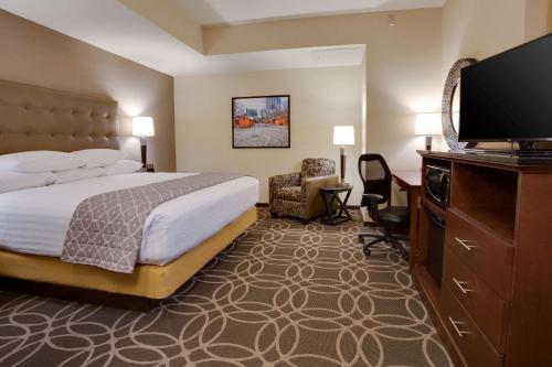 Drury Plaza Hotel Pittsburgh Downtown Image