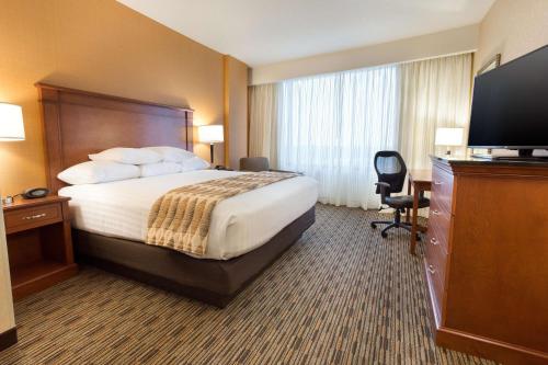Drury Plaza Hotel Indianapolis Carmel Image