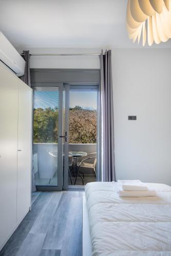 E&A luxury apartment with sea view
