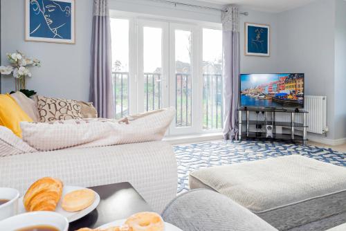 TV a/nebo společenská místnost v ubytování Wow Book Me 9 Beds 25 Baths Contractors,family!
