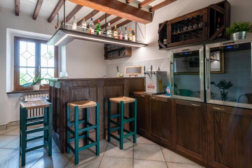 Η κουζίνα ή μικρή κουζίνα στο B&B Villa Cardeto