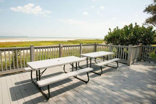 Seaside Bliss Awaits Your Dream Beach Getaway! photo 13