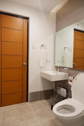 Koupelna v ubytování ECCO Suites Baguio