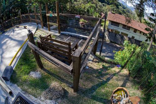 Taman di luar Trailer na Serra - Temporada Incrível