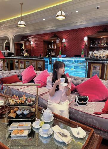 Tetamu yang menginap di Silk Path Grand Hue Hotel