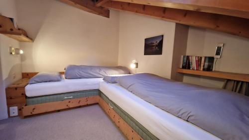 Chesa Bellaval, Haus la Vuolp 2-Zimmer-Dachwohung